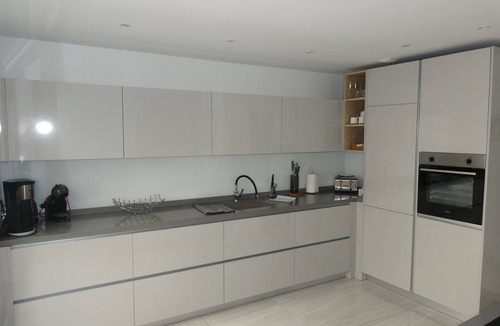 Nerja City Centre House | Luxurious 3/4 bedroom roof terrace house with Jacuzzi in Centre of Nerja
