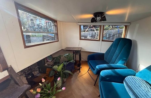 Nieuwmarkt en Lastage Boat Rental | Luxurious boutique houseboat - Forepeak Suite