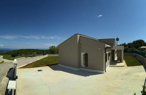 Kavran House | Luxurious Holiday Home with Pool in Kavran