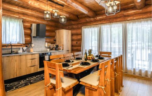 Sarsoni House | Luxurious Home In Fuzine With Sauna
