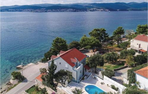 Cove Tri Zala (Zrnovo) House | Luxurious Home In Kuciste With Sauna