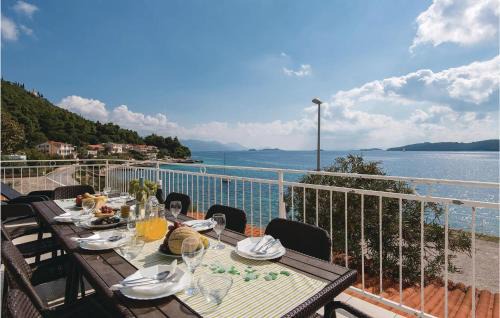 Cove Tri Zala (Zrnovo) House | Luxurious Home In Kuciste With Sauna