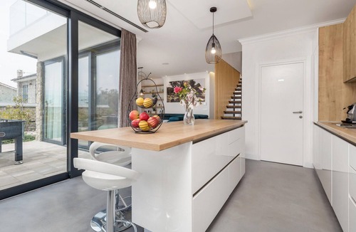 Jakisnica House | Luxurious home in Lun