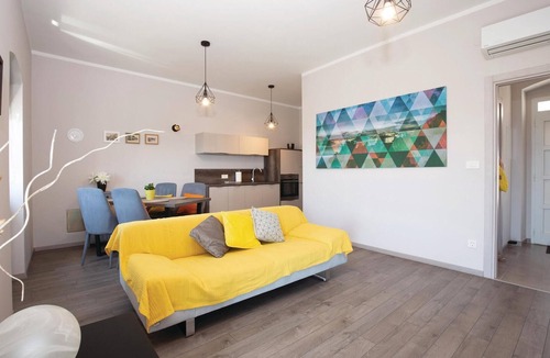 Praputnjak House | Luxurious home in Praputnjak