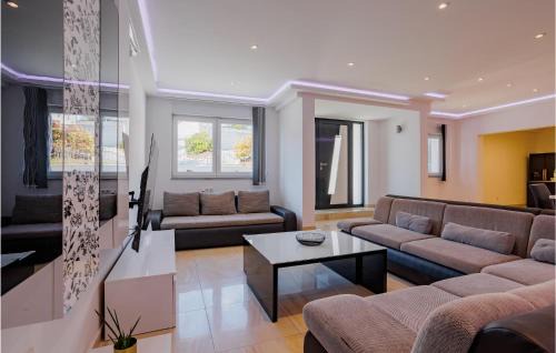 Sevid House | Luxurious Home In Sevid