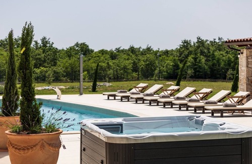 Hrboki Villa | Luxurious poolside villa on spacious estate