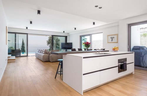 Opatija Apartment | Luxurious vacation apartment in a central location near the sea.