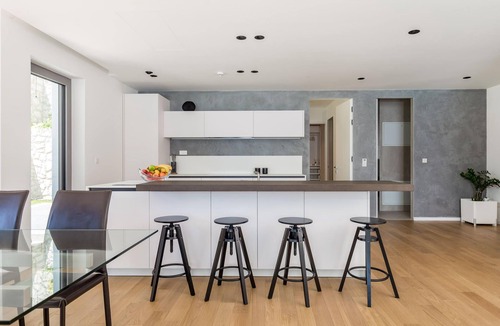 Opatija Apartment | Luxurious vacation apartment in a central location near the sea.