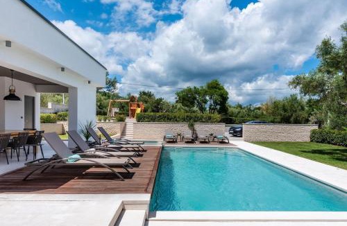 Drenje Villa | Luxurious Villa Laurea near Labin with Pool, Sauna & Sea View