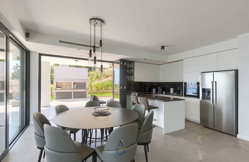 Veprinac Villa | Luxury 4 BD Villa with Heated Pool and Breathtaking Sea Views