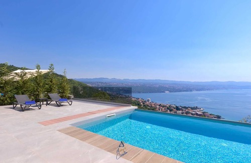 Veprinac Villa | Luxury 4 BD Villa with Heated Pool and Breathtaking Sea Views