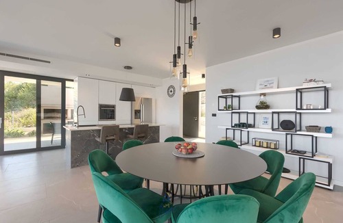 Veprinac Villa | Luxury 4-BR Vila with heated pool, sauna, jacuzzi, for up to 10 guests