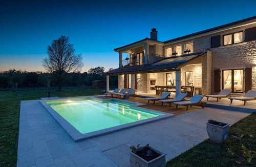 Galizana Villa | Luxury and Stylish Villa Campagna with sauna, private pool and beautiful garden