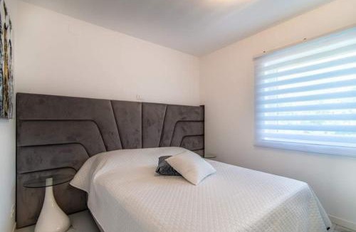 Klanfari Apartment | Luxury Apartment Queens on two floors with a panoramic sea view