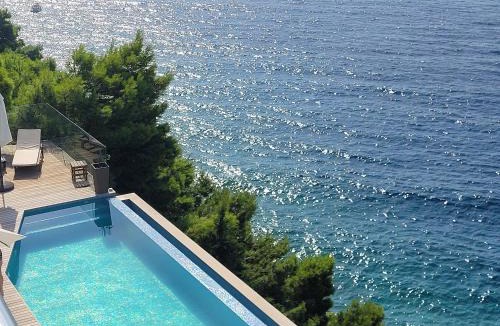 Marusici Apartment | Luxury Apartments Villa Ruzmarina with New heated Infinity Pool and Lounge Area