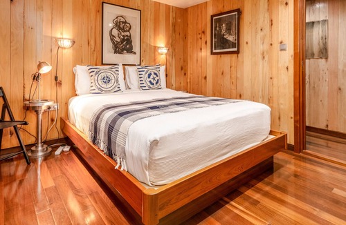 Canary Wharf Boat Rental | Luxury Canary Wharf House Boat Room 5