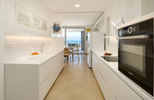 Splitska Villa | Luxury Seafront Villa Casa Familija Brac with Pool