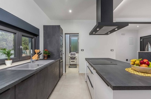 Peruski Villa | Luxury Villa Immensity with Pool