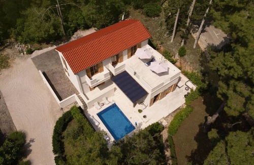 Rogac Villa | LUXURY: VILLA on the SEA, POOL & BEACH BIKE & KAYAK & PRESENT