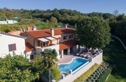 Kapelica Villa | Luxury Villa Retreat with Infinity Pool