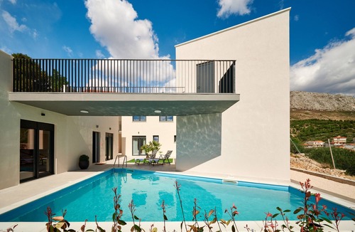 Dugi Rat House | Luxury villa with a swimming pool Mali Rat, Omiš (K-21548)