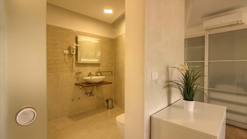 Pjescana Uvala Villa | Luxury villa with sea view, pool and jacuzzi near the beach in the town of Pula by WiiBuk