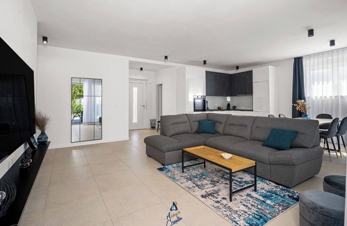 Nedescina Villa | Luxury Villa with Private Pool & Jacuzzi in Istria (Near Labin)