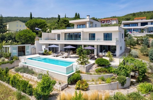 Rabac Villa | Majestic Coastal Retreat - Villa Mayan