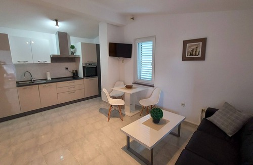 Vinkuran House | Marvelous 5-bedroom house with great terrace in Pješčana Uvala