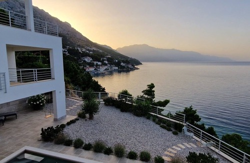 Medici Villa | Meerundmehr Dalmatia - Villa Litica - directly by the sea - direct beach access