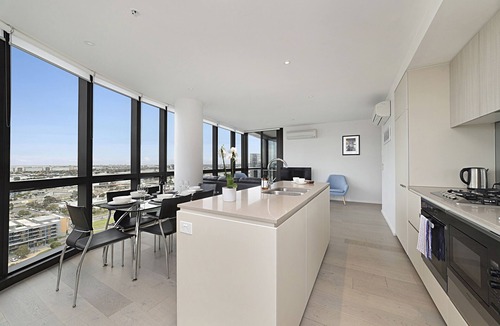 Docklands Apartment | Melbourne Lifestyle Apartments - Best Views on Collins
