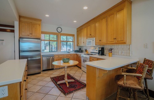 Tahoe Sierra Estates Condo | Mimi's Tahoe Tavern: Comfort, Style, and Location, Full Access to Amenities. By Tahoe Time VR
