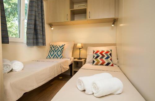 Manjadvorci House | Mobile Homes Dvor