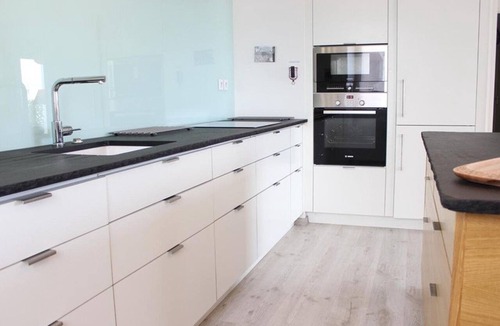 La Rochelle Apartment | Modern 3-room apt, terrace, parking, in La Rochelle