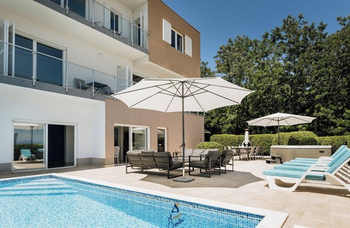 Poljane Villa | Modern 5-BR Villa with Pool, Jacuzzi & Sea View