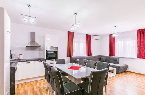Medulin Apartment | Modern apartment with 3 bedrooms, 3 bathrooms and balcony