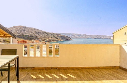 Metajna Apartment | Modern apartment with sea view