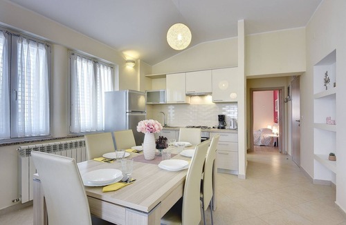 Galizana Apartment | Modern flat with balcony, BBQ, WLAN, air conditioning