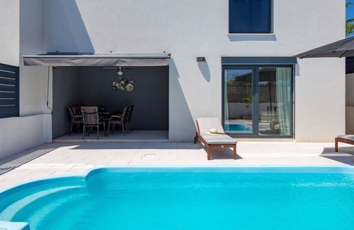 Pinezici House | Modern Holiday House Jadranka with pool