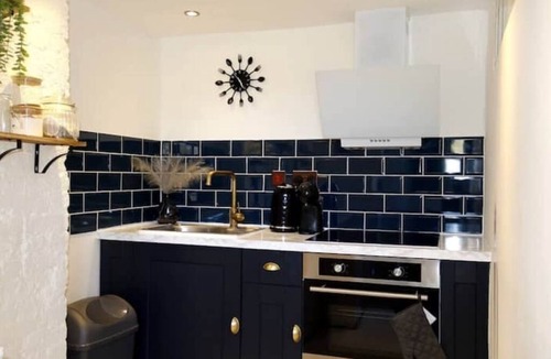 Limehouse Apartment | Modern Studio In Canary Wharf w/Hot Tub