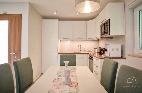 Porat Villa | Modern Villa Christian with pool and sauna