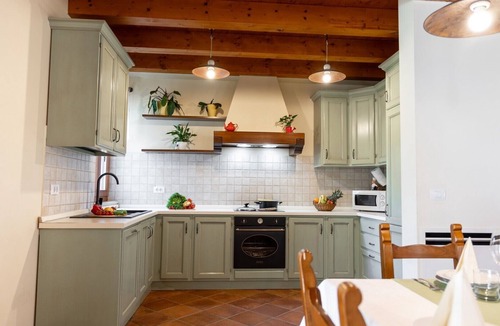 Hrboki Villa | Modern Villa for 10 persons is settled in the small village of Barban