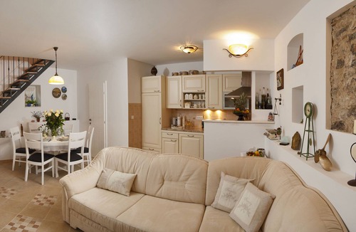 Donje Selo Villa | Modern Villa in Grohote with Pool