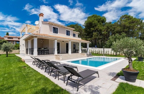 Manjadvorci Villa | Modernly designed villa located near Pula