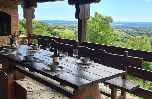 Breznik Plesivicki House | Mountain Villa Carin - New 4BR Home in Nature with Jacuzzi & Panoramic Views