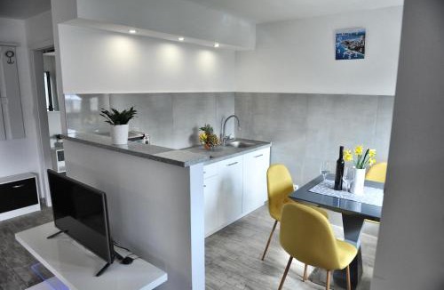 Sarsoni Apartment | Nelly Apartment