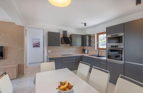 Viskovici Villa | Neu! Luxuriöse Privaten Villa M/pool für 10 Personen 3 km vom Meer Entfernt