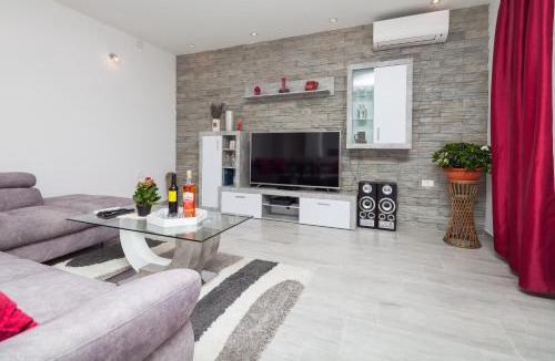 Pinezici Apartment | New brend app Matija
