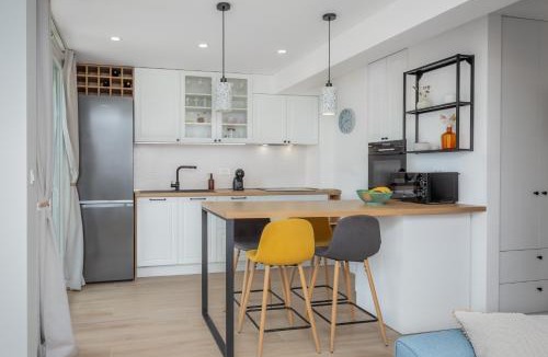 Celina Apartment | NEW LILI Apartment - Cosy Sea View Apartment with Free Parking