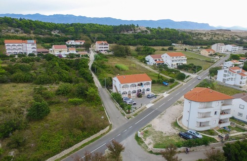 Caska Apartment | NEW LISTING!Vila Caska -ap7-for 2 people- Zrce beach, pool, wifi, a/c